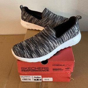 Sketchers Go Walk Joy